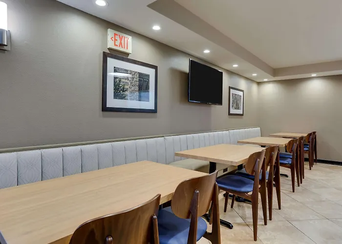 Drury Inn & Suites St. Louis St. Peters